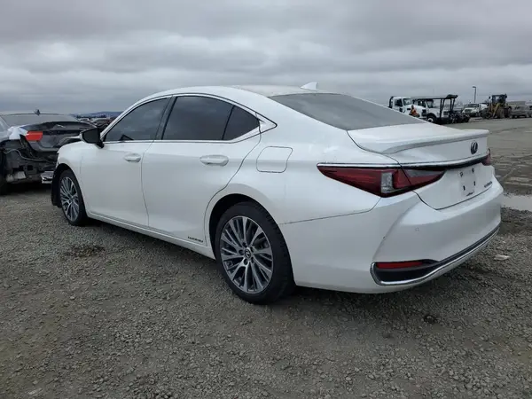 58ADA1C17MU002534 2021 LEXUS ES - Image 2