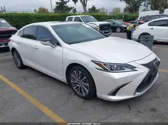 58ADA1C17MU009564 2021 LEXUS ES