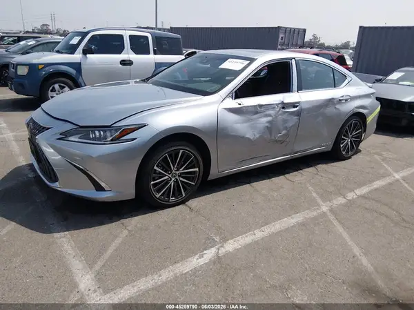 58ADA1C17NU017570 2022 LEXUS ES - Image 2