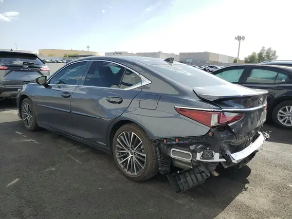 58ADA1C17NU017617 2022 LEXUS ES - Image 2