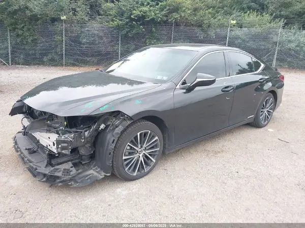 58ADA1C17NU019500 2022 LEXUS ES - Image 2