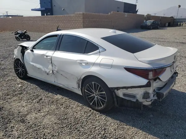 58ADA1C17NU019626 2022 LEXUS ES - Image 2