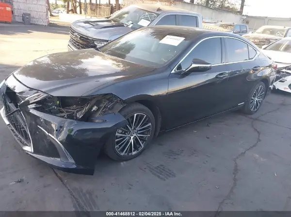 58ADA1C17NU020436 2022 LEXUS ES - Image 2