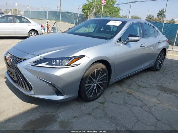 58ADA1C17NU025491 2022 LEXUS ES - Image 2