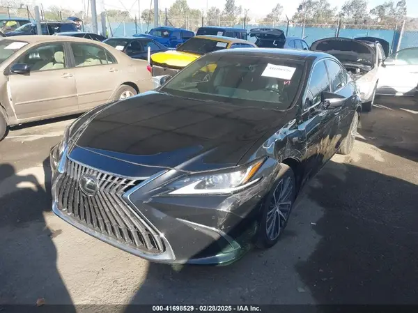 58ADA1C17PU030144 2023 LEXUS ES - Image 2