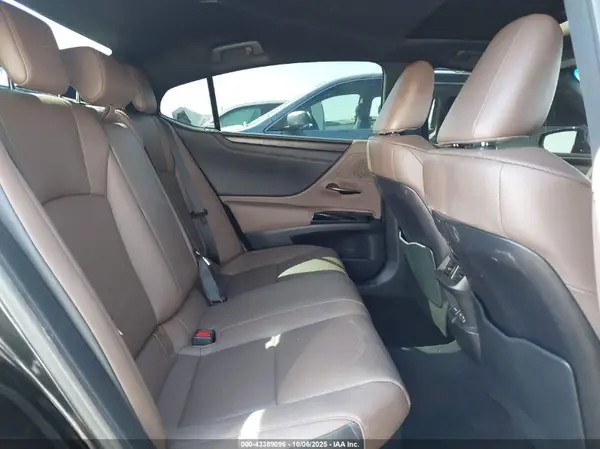58ADA1C17PU036185 2023 LEXUS ES - Image 8