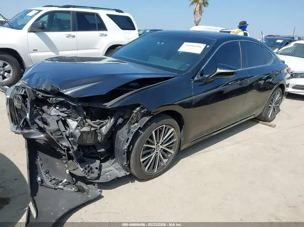 58ADA1C17RU040272 2024 LEXUS ES - Image 2