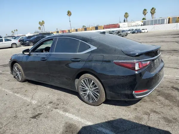 58ADA1C17RU041079 2024 LEXUS ES - Image 2