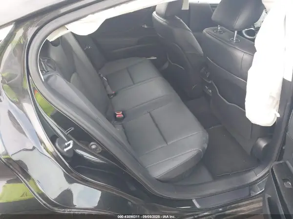 58ADA1C17RU046086 2024 LEXUS ES - Image 8