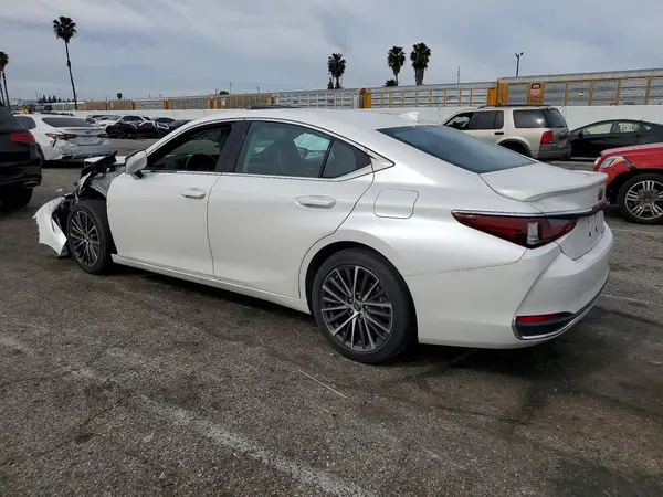 58ADA1C17RU048551 2024 LEXUS ES - Image 2