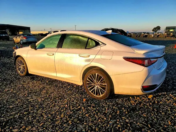 58ADA1C17RU050767 2024 LEXUS ES - Image 2