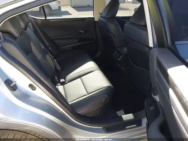 58ADA1C17RU053992 2024 LEXUS ES - Image 8