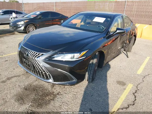 58ADA1C17SU060186 2025 LEXUS ES - Image 2