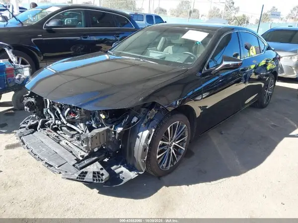 58ADA1C17SU060298 2025 LEXUS ES - Image 2