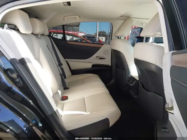 58ADA1C17SU060298 2025 LEXUS ES - Image 8