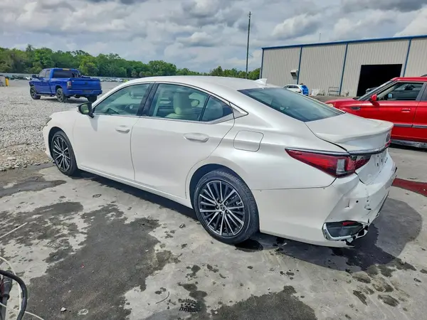 58ADA1C17SU062326 2025 LEXUS ES - Image 2