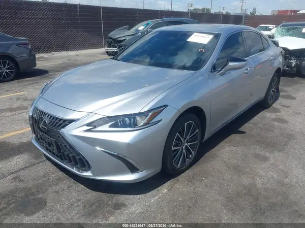 58ADA1C17SU063234 2025 LEXUS ES - Image 2