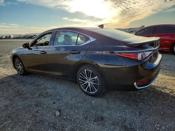 58ADA1C17SU075643 2025 LEXUS ES - Image 2