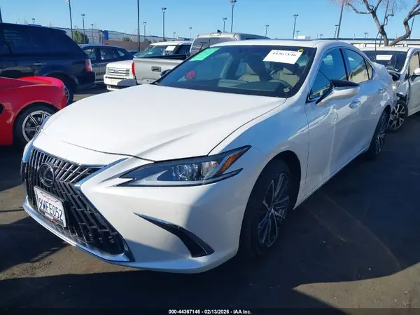 58ADA1C17SU076274 2025 LEXUS ES - Image 2