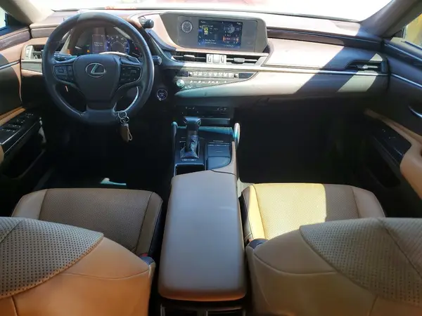 58ADA1C18MU008620 2021 LEXUS ES - Image 8