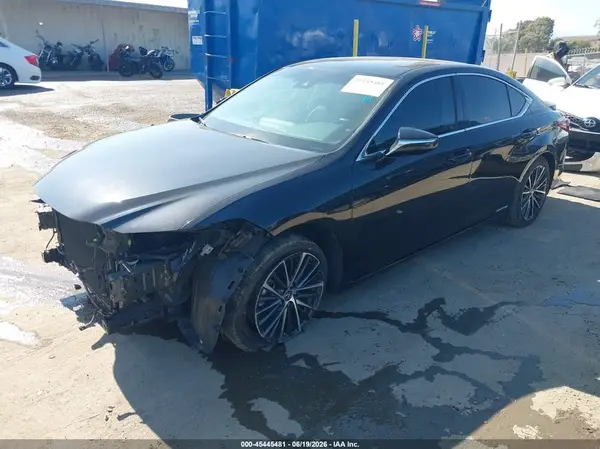 58ADA1C18MU012702 2021 LEXUS ES - Image 2