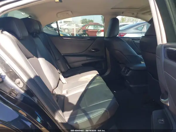 58ADA1C18MU012702 2021 LEXUS ES - Image 8