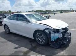 58ADA1C18MU012912 2021 LEXUS ES