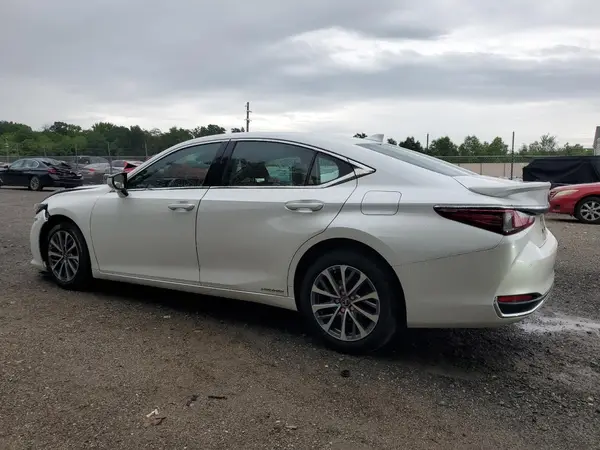 58ADA1C18NU017593 2022 LEXUS ES - Image 2
