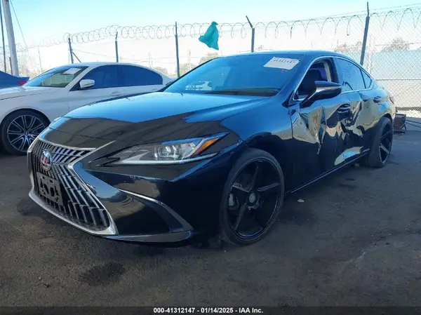 58ADA1C18NU023197 2022 LEXUS ES - Image 2