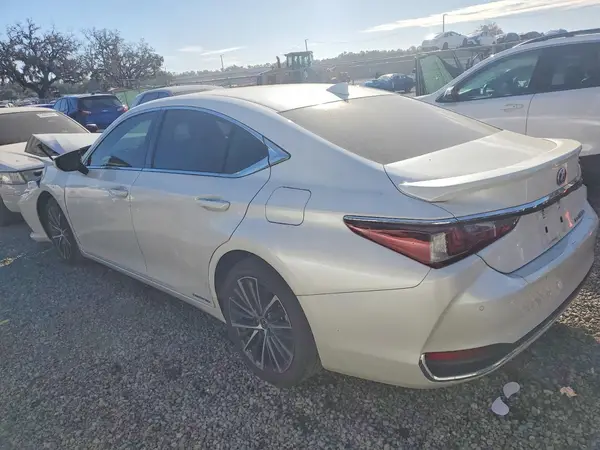 58ADA1C18NU024091 2022 LEXUS ES - Image 2