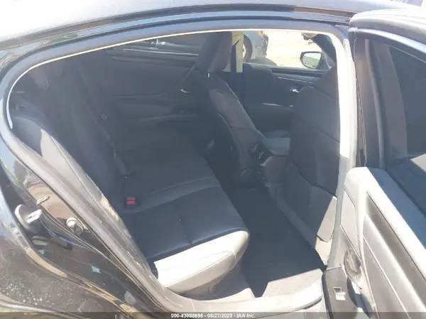 58ADA1C18NU024320 2022 LEXUS ES - Image 8
