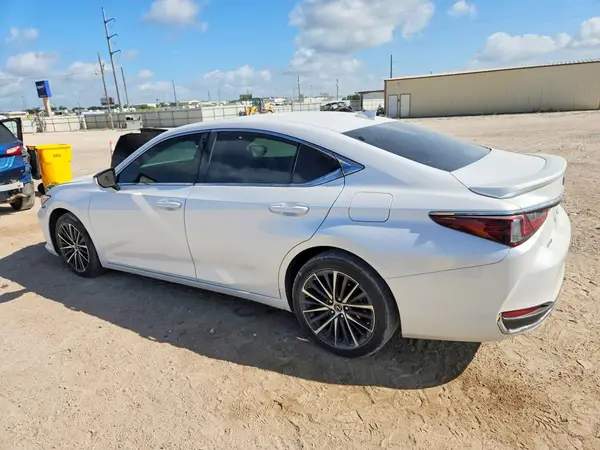 58ADA1C18PU030962 2023 LEXUS ES - Image 2