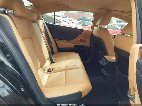 58ADA1C18PU032372 2023 LEXUS ES - Image 8