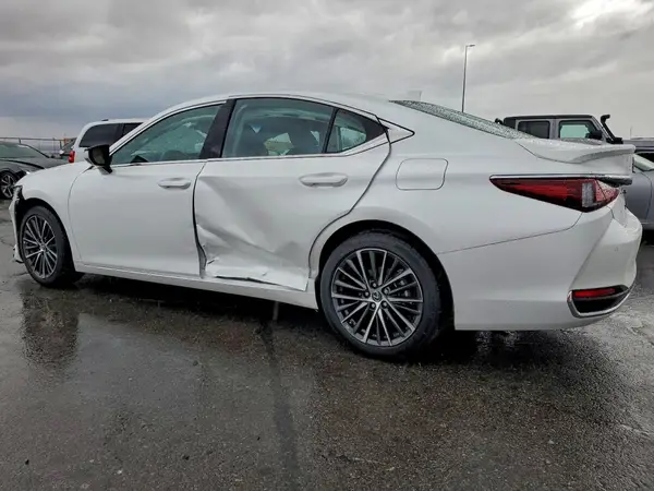 58ADA1C18PU032906 2023 LEXUS ES - Image 2
