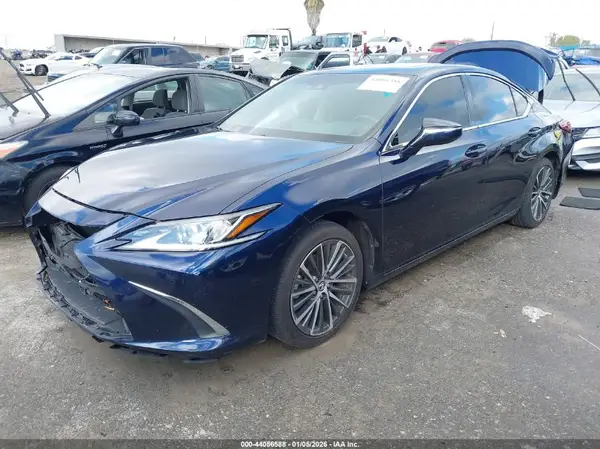 58ADA1C18PU034915 2023 LEXUS ES - Image 2