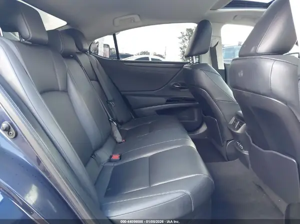 58ADA1C18PU034915 2023 LEXUS ES - Image 8