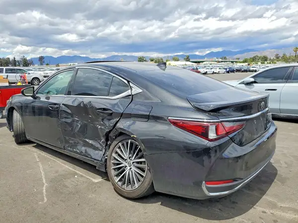 58ADA1C18PU035661 2023 LEXUS ES - Image 2