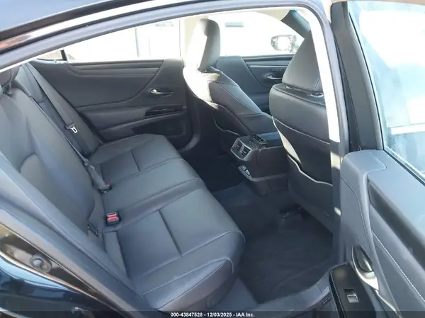 58ADA1C18RU042788 2024 LEXUS ES - Image 8