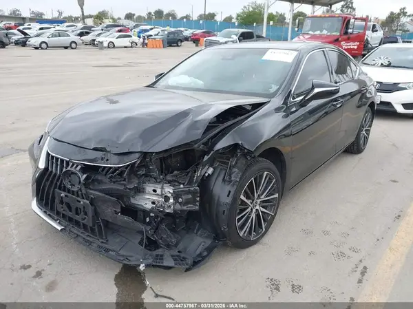 58ADA1C18RU044220 2024 LEXUS ES - Image 2