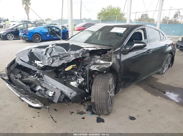 58ADA1C18RU047988 2024 LEXUS ES - Image 2