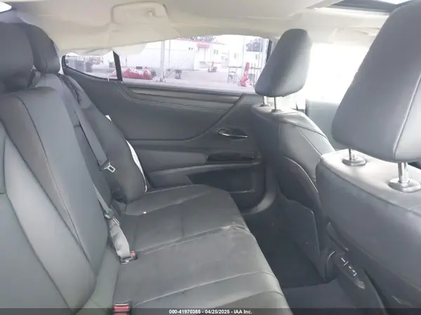 58ADA1C18RU047988 2024 LEXUS ES - Image 8