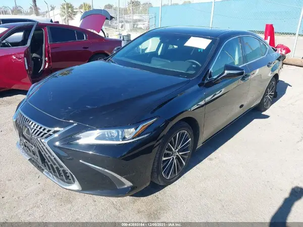 58ADA1C18RU050552 2024 LEXUS ES - Image 2