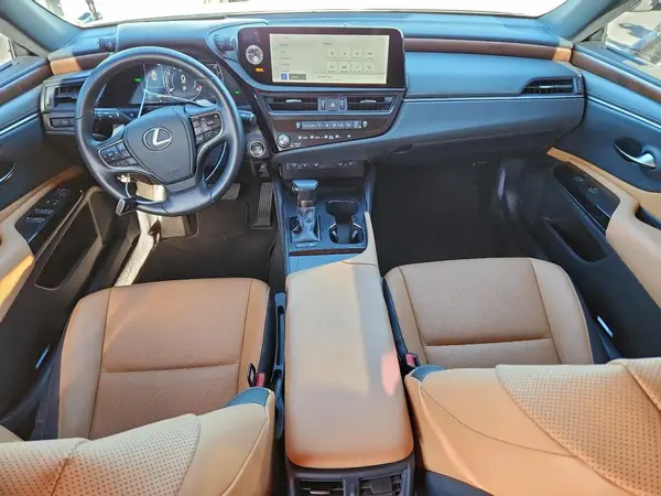58ADA1C18SU055868 2025 LEXUS ES - Image 8