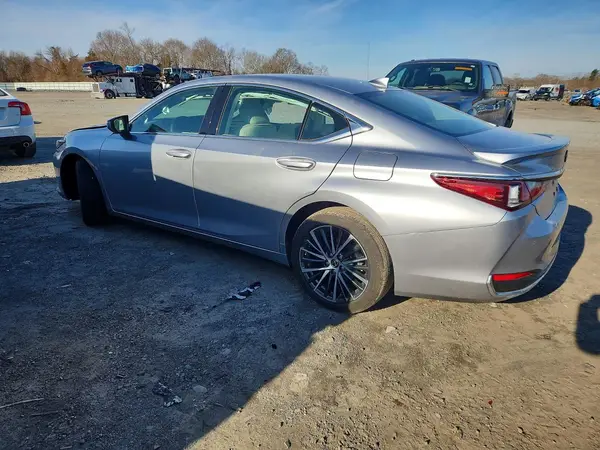 58ADA1C18SU056485 2025 LEXUS ES - Image 2