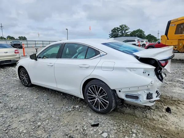 58ADA1C18SU062321 2025 LEXUS ES - Image 2