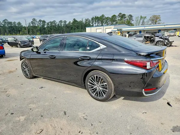 58ADA1C18SU062495 2025 LEXUS ES - Image 2