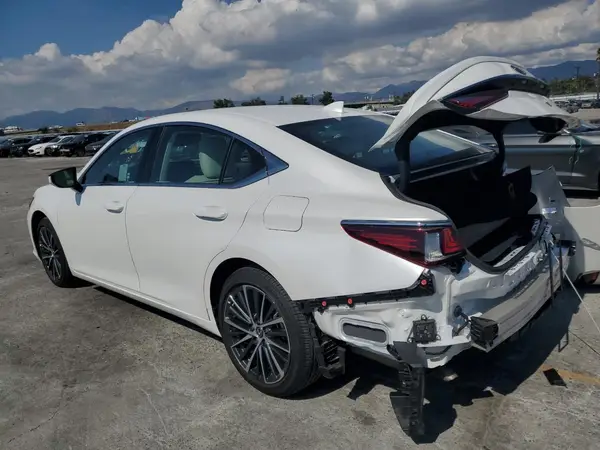 58ADA1C18SU063324 2025 LEXUS ES - Image 2