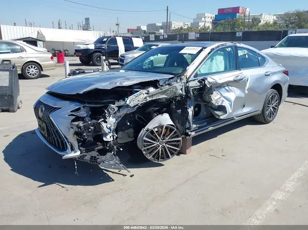 58ADA1C18SU071763 2025 LEXUS ES - Image 2