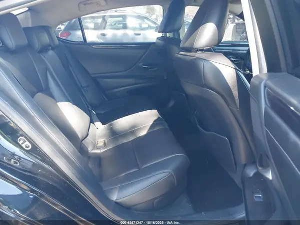 58ADA1C19MU001465 2021 LEXUS ES - Image 8