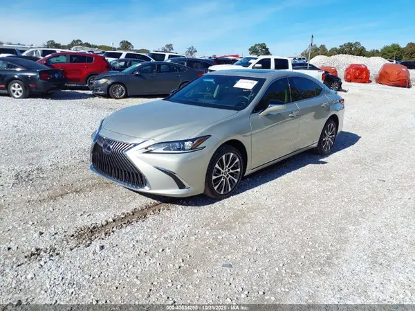 58ADA1C19MU001725 2021 LEXUS ES - Image 2